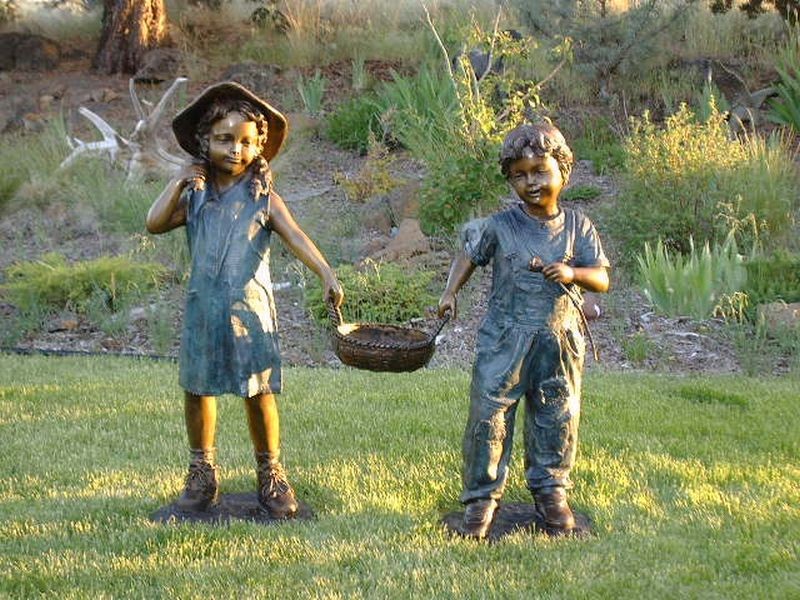 "Flower children"-kids with basket