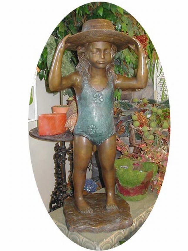 Little girl with hat