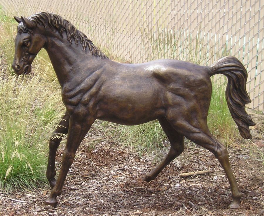 Free standing horse